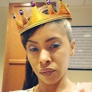 Meet your Posher, Tona